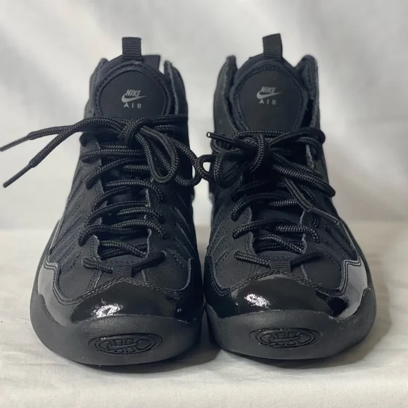 "PRE-OWNED" *RARE FIND* BOYS SIZE 7 NIKE AIR BAKIN SHOE "BLACKOUT" *WORN ONCE*